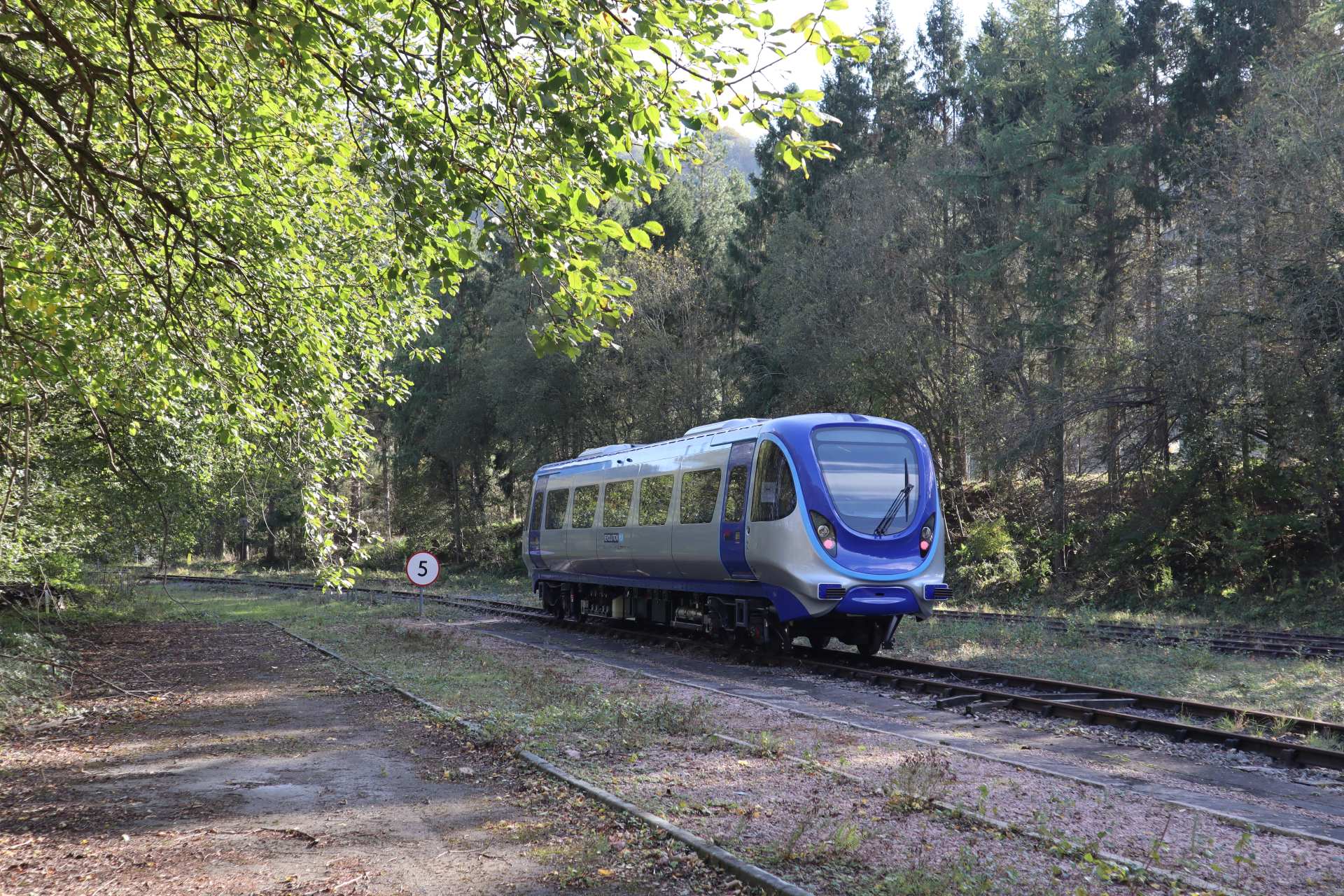 Understanding the Difference Between Light Rail and Very Light Rail (VLR)